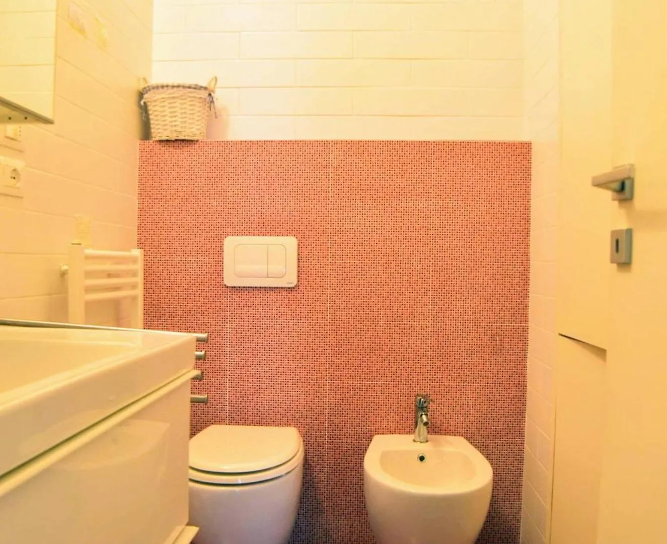 The Red Suite In Florence With Free Parking